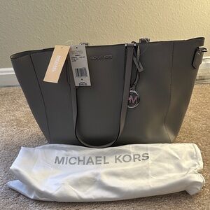 NWT- Michael Kors Gray Tote Bag with mini clutch inside